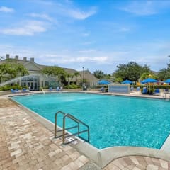 4.5mi to Disney World | King Suite & Jacuzzi