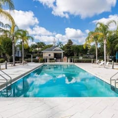 Lux Golf Condo w/ Pools and Gym w/ $50 Park Credit