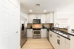 Stylish luxury condo close to Disney parks