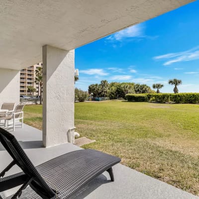 Oceanfront Apartment with Beach Access & Hot Tub