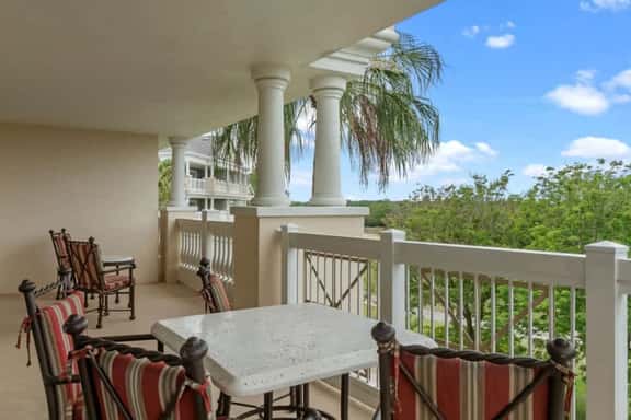 3BR Reunion Condo & $50 Theme Park Credit - Image 1