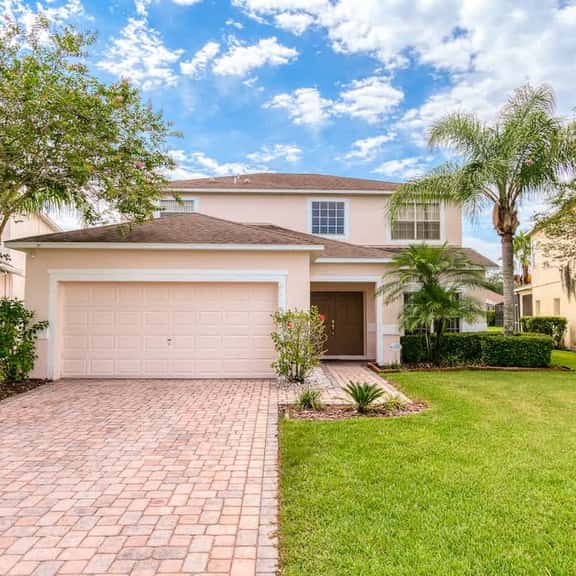 Cumbrian Lakes Luxury Home w/ Pool & Spa, Near Disney - Image 1
