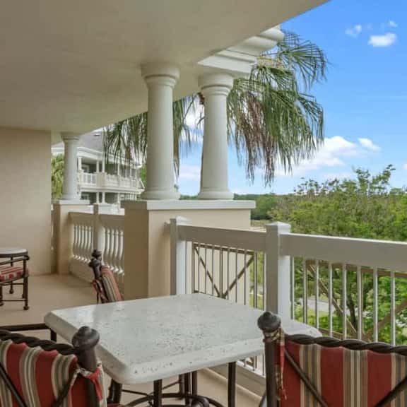 3BR Reunion Condo & $50 Theme Park Credit - Image 1