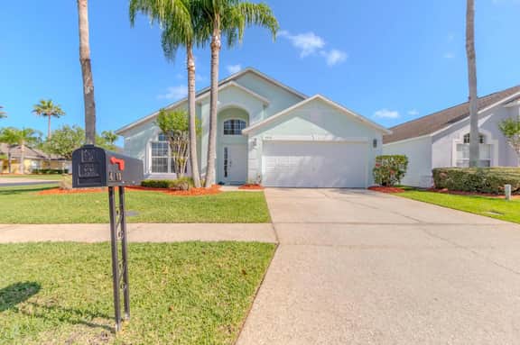 4-Bed Resort w/ Pool, and Dual Masters
