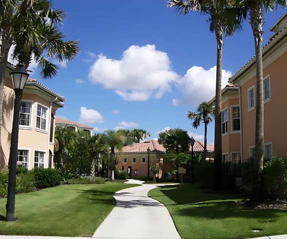 Near Theme Parks | Resort Amenities No Resort Fees 
