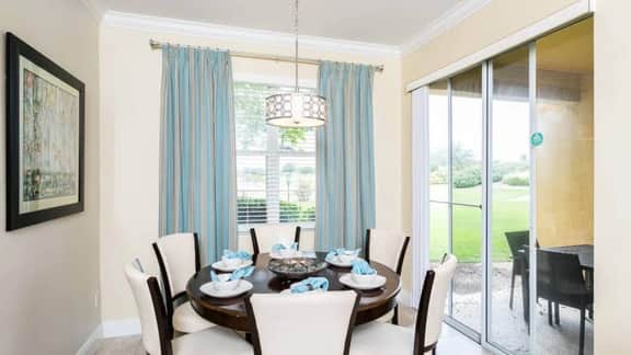 Attractive 3 bed townhome close to Disney parks