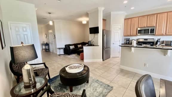 Attractive 3 bed townhome close to Disney parks