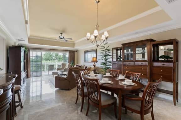 Beautiful 3 bed/3 bath condo on golf resort