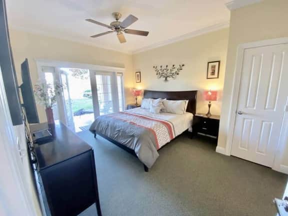 Neat condo on fabulous golf resort close to Disney