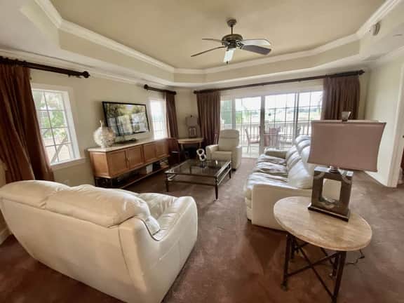 Cozy 2nd floor condo with incredible golf views