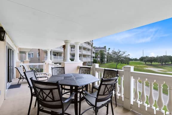 Outstanding condo with sensational views on golf r