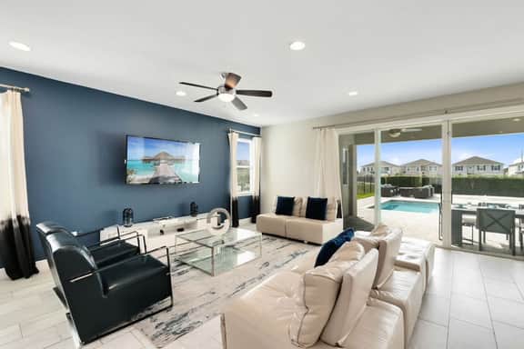 Fabulous family fun villa w/splash pad and theater