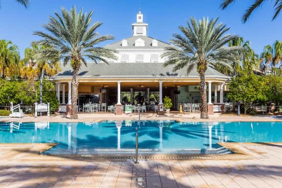 Stylish luxury condo close to Disney parks