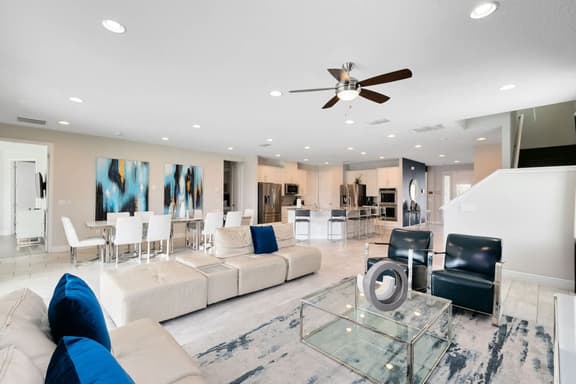 Fabulous family fun villa w/splash pad and theater